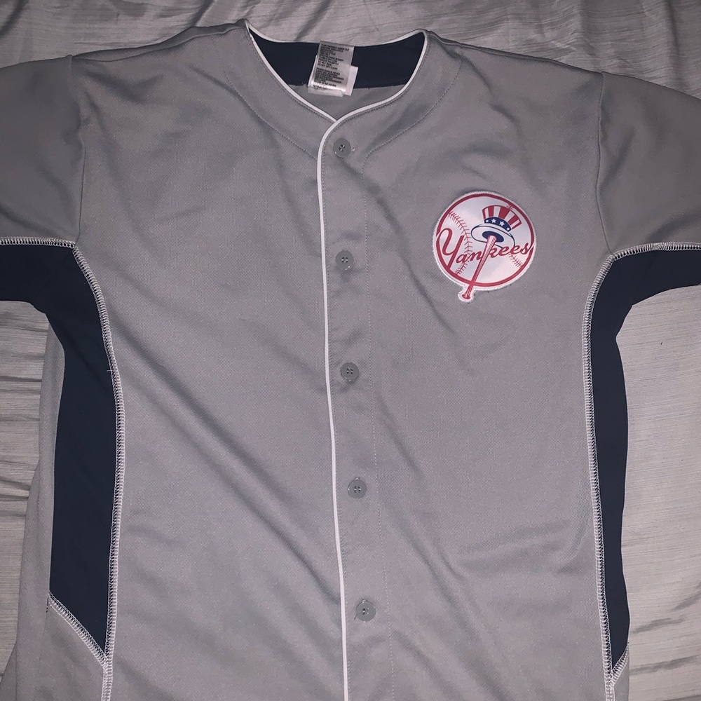 Majestic Yankees button up shirt